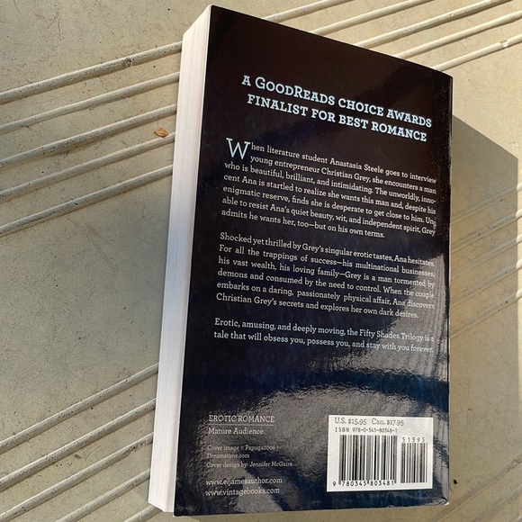 4 for $20 - paperback book - fifty shades of grey by EL James - Picture 9 of 9